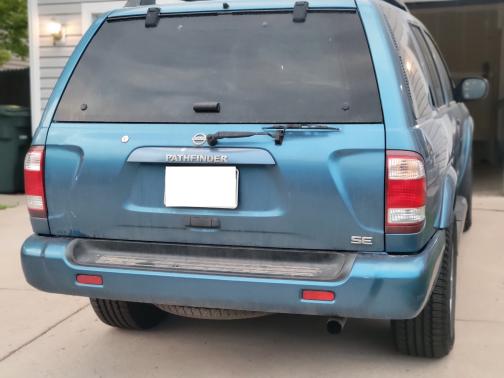 Photo 4 of 6 of 2003 Nissan Pathfinder SE